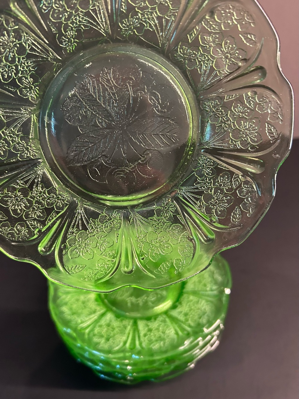 Jeannette Glass Cherry Blossom Uranium 6” Plates Set of 8 Vintage UV Glow - Picture 5 of 8